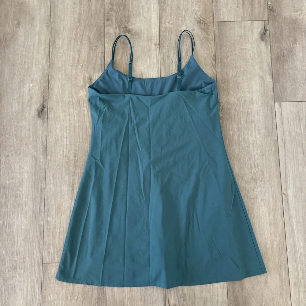 Abercrombie & Fitch The Traveller Mini Active Dress in Green Size Medium